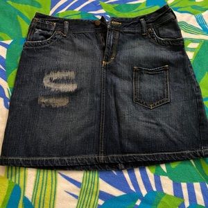 Very cute size 10 jeans skirt in great condition